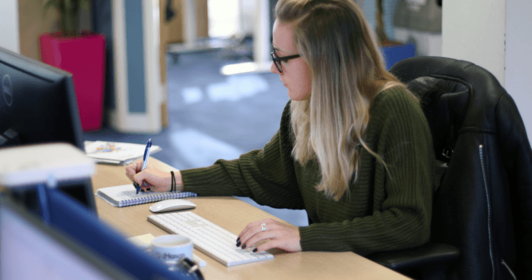 5 toxic workplace habits affecting employee wellbeing